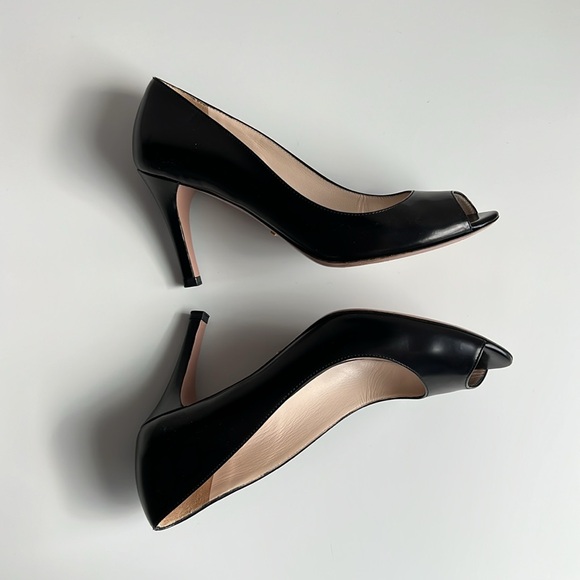 Prada peep toe black leather pump size 37.5, 3.25 inch heel made in Italy - Picture 10 of 11
